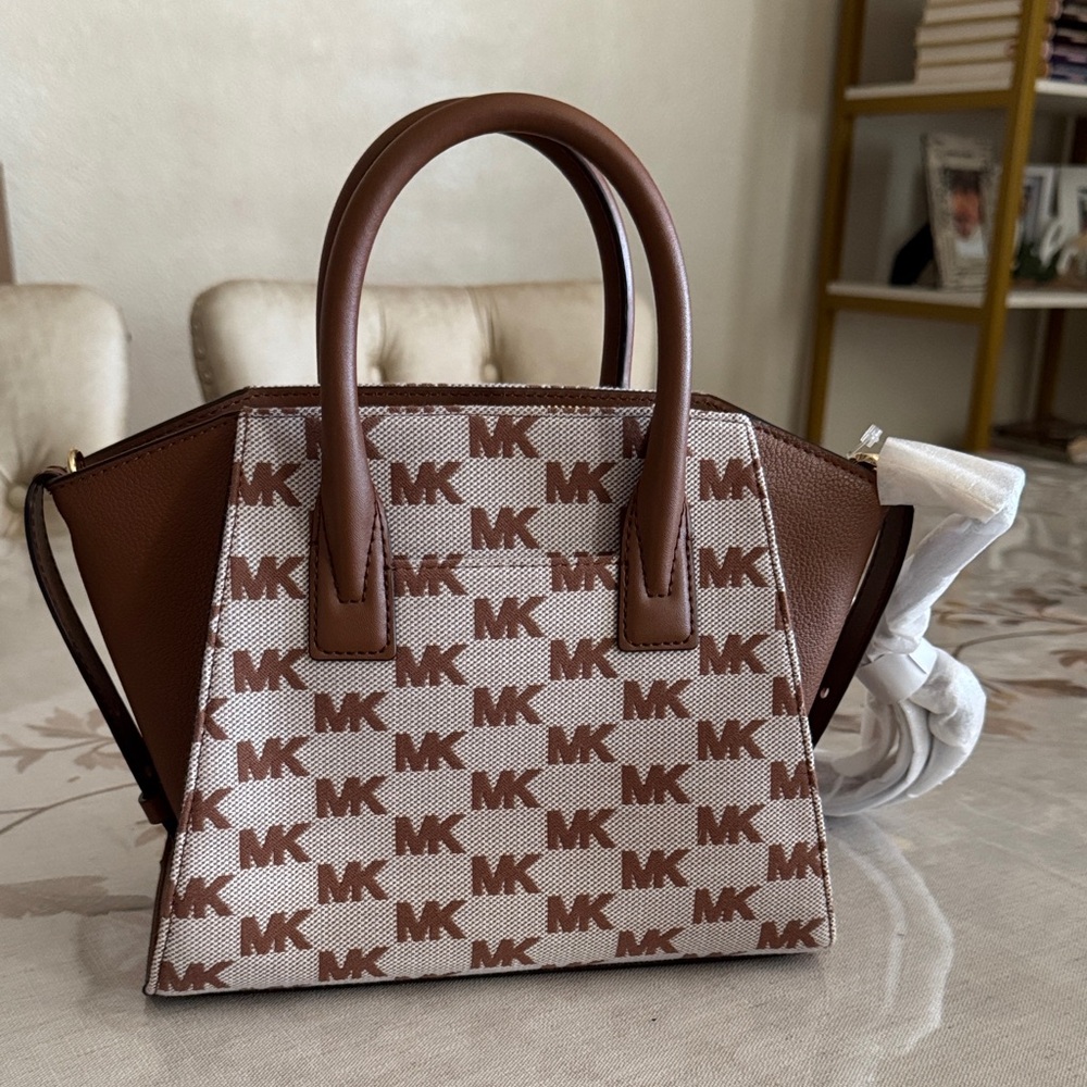 Michael Kors Avril Signature Luggage / Brown and Cream Satchel - Picture 5 of 10